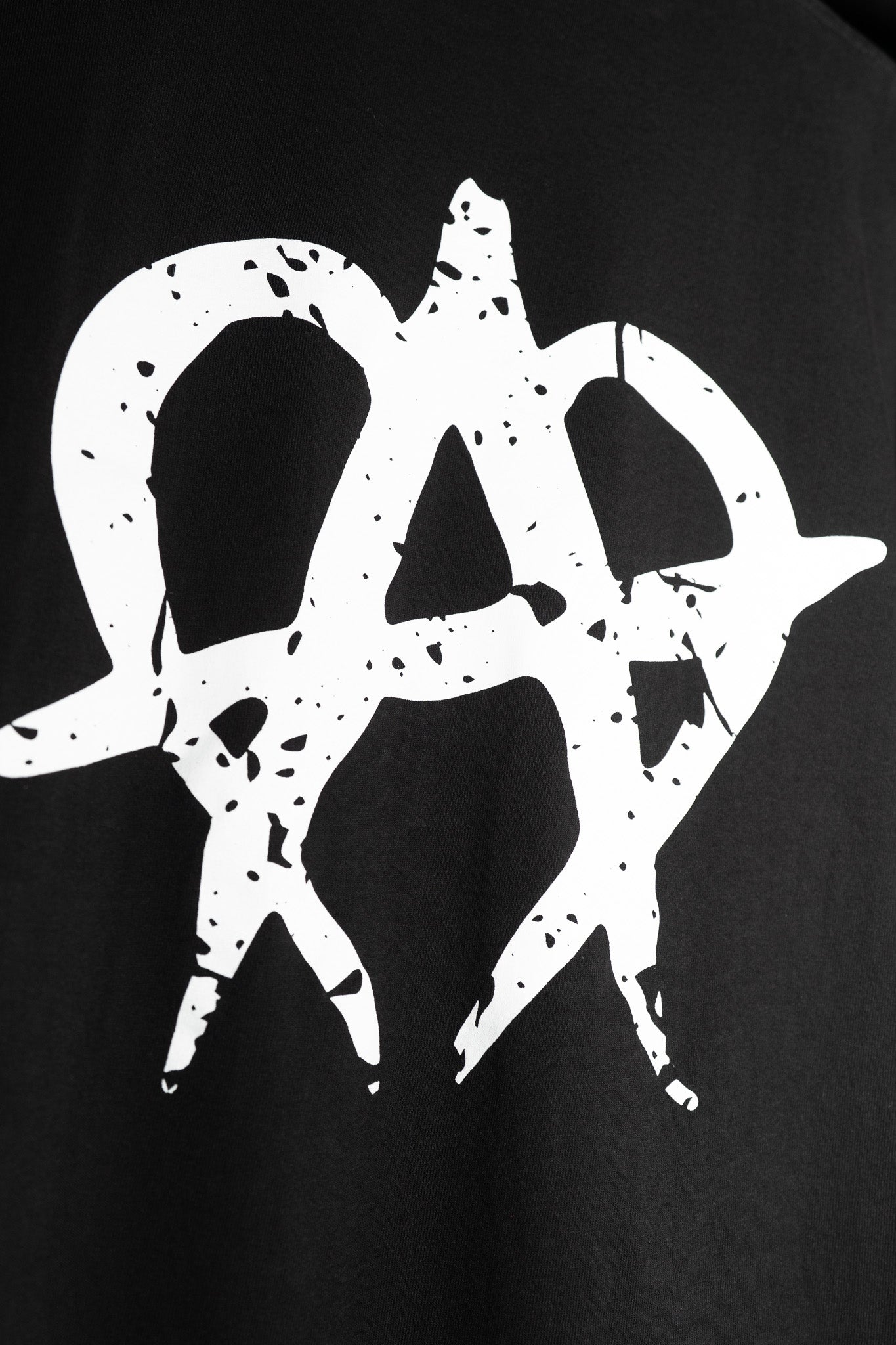Cracked Anarchy T Shirt - Black/White