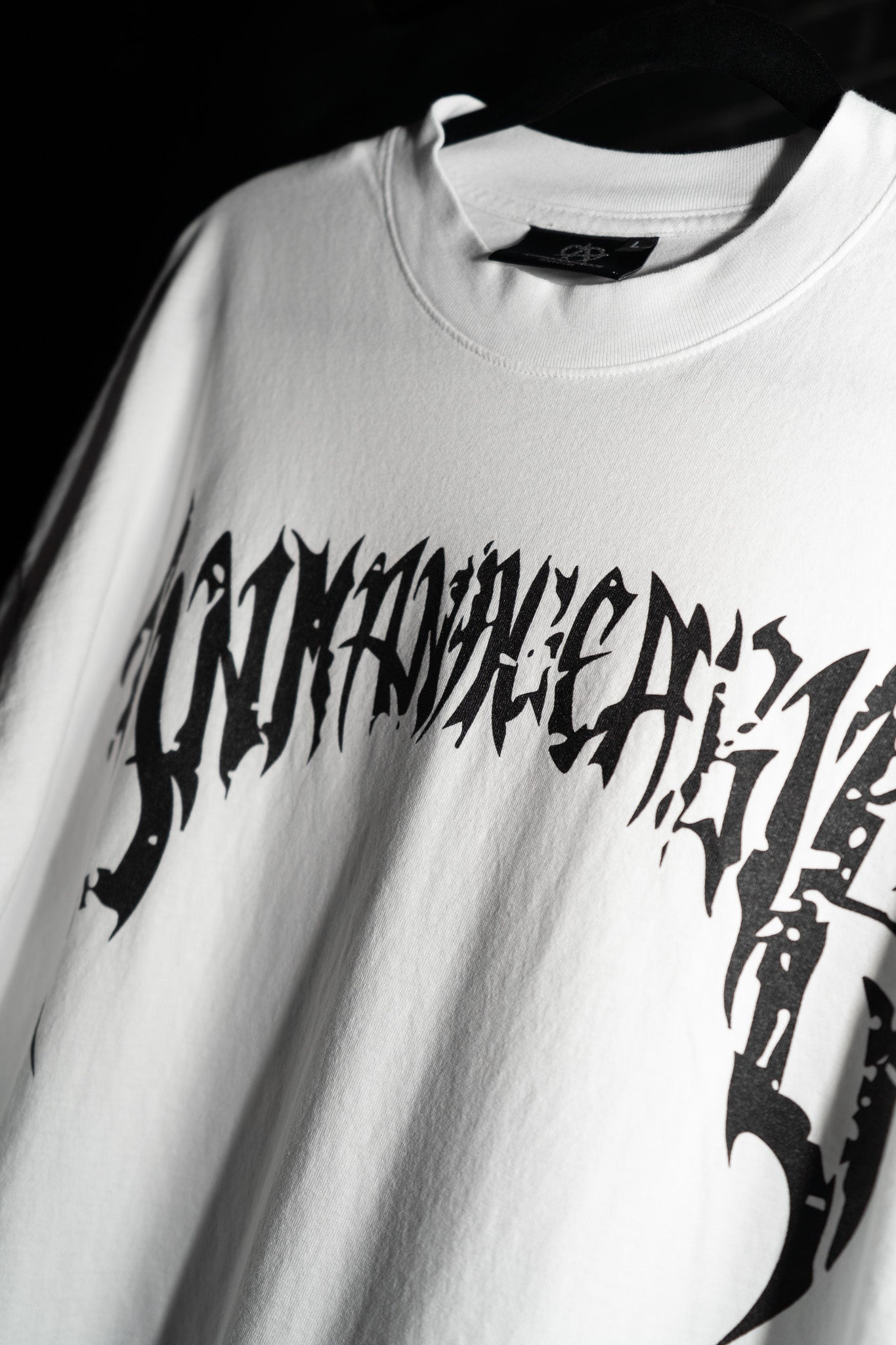 Cracked Anarchy T Shirt - White/Black